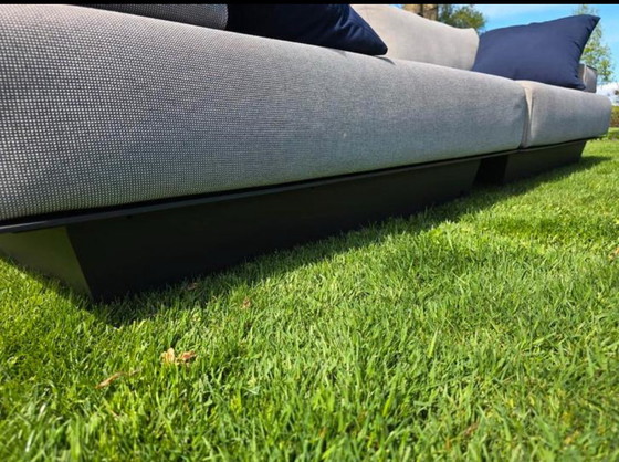 Image 1 of Set completo di divani, sedie, tavolo e braccioli Manutti Air Lounge modulari