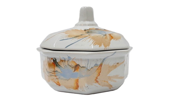 Image 1 of Zuccheriera in porcellana con coperchio