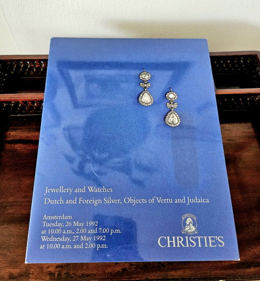 Catálogo de joyería Christie's antiguo, libro de mesa de centro – decoratieve objecten, Paper
