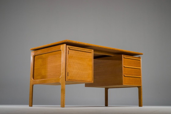 Image 1 of Freistehender Eichenschreibtisch von GV Møbler, Mid Century, 1970er Jahre
