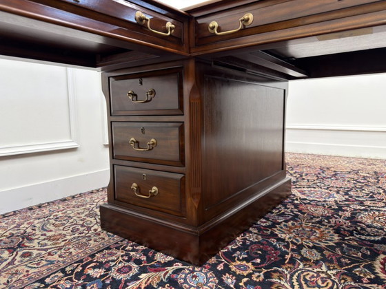 Original Globe Wernicke Corner Desk – Leather, Wood (photo 9 of 23)