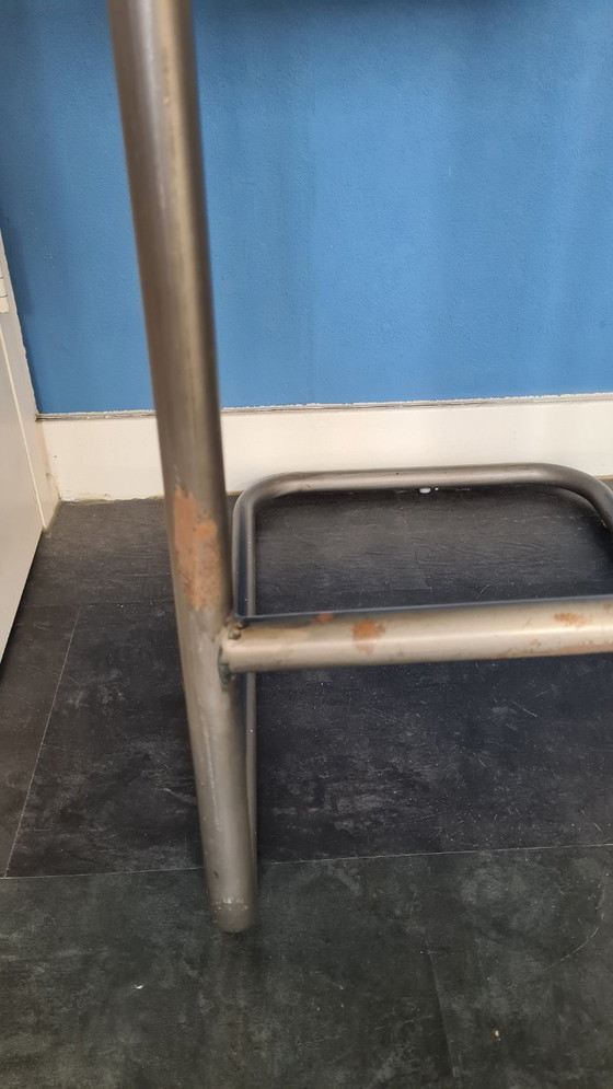 Image 1 of Sgabello in metallo sospeso della Schoolhouse di Restoration Hardware