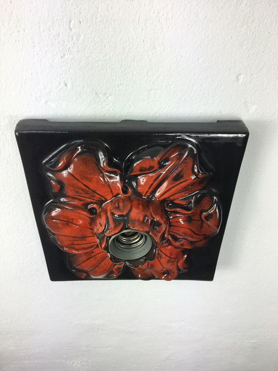 Image 1 of Lámpara de pared de cerámica con flores