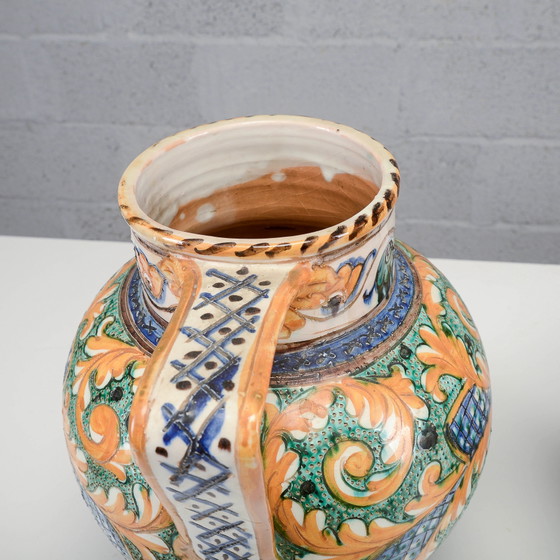 Pair of Mid-20th Century Deruta Vases – Ceramic, Vintage (photo 14 of 19)