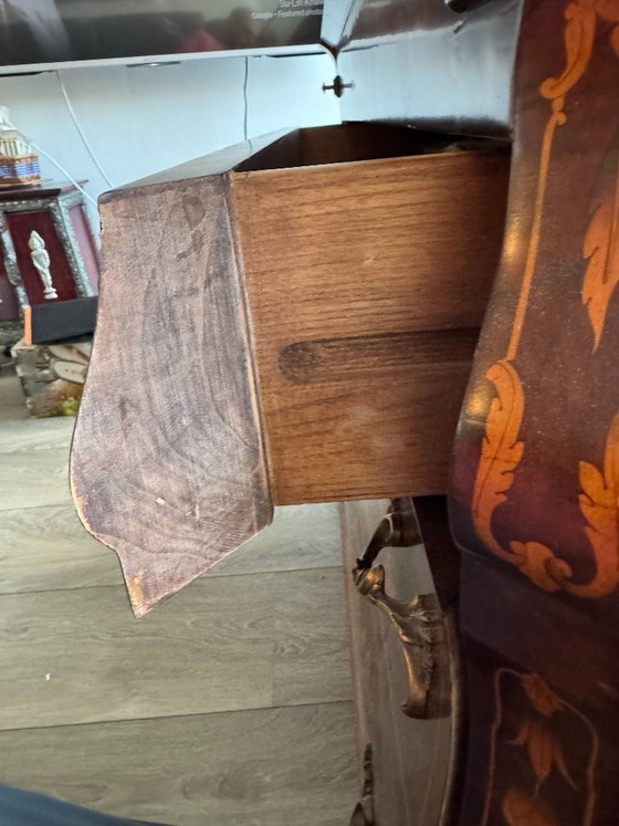 Image 1 of Nederlands schrijfbureau met bloemenmarqueterie