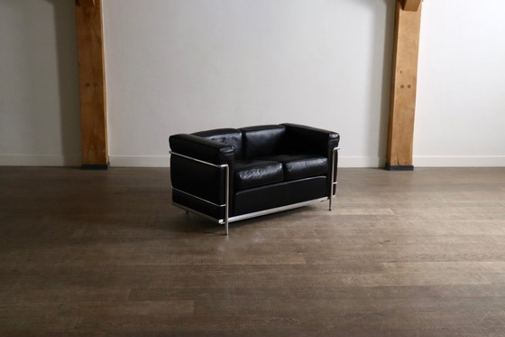 Image 1 of Divano vintage a due posti Cassina LC2 di Charlotte Perriand e Le Corbusier