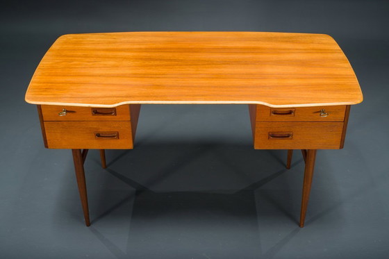 Image 1 of Escritorio de teca de mediados de siglo atribuido a Musterring, años 60