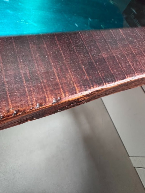 Image 1 of 3 design maatmeubel bureau tafels die samen een geheel vormen met hardhouten schaaldelen als basis