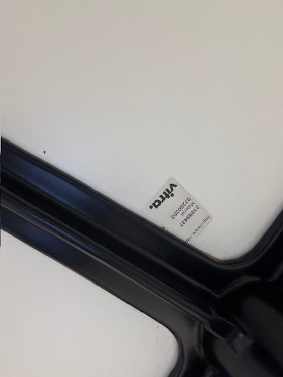 Image 1 of Mesa Vitra Eames contract