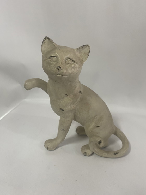 Image 1 of Encantadora figurita de gato de cerámica