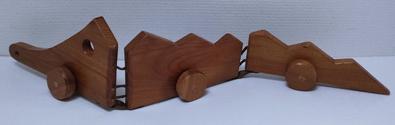 Image 1 of Escultura articulada de cocodrilo de madera maciza