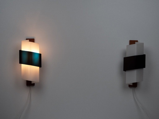 Par de lámparas de pared vintage suecas de la década de 1950