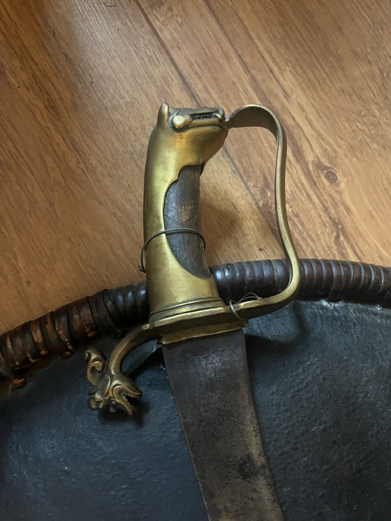 Image 1 of Scudo antico con due spade di Madura (Indonesia)