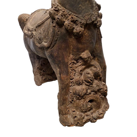 Image 1 of Caballo de terracota antiguo procedente de un templo de la India.
