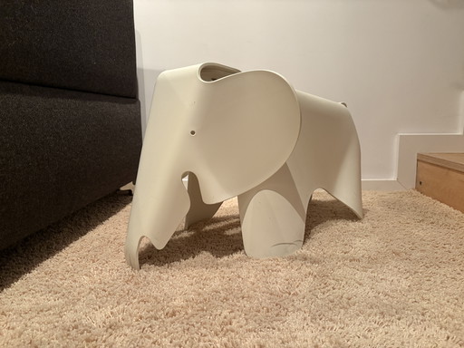 Iconic Vitra Eames Elephant – Timeless design, playful classic