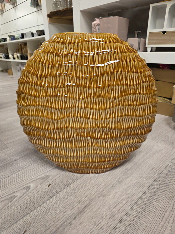 Image 1 of Vaas Jada