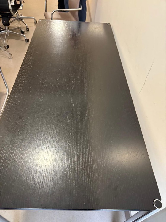 Image 1 of Tavolo da ufficio USM HALLER 175 cm T69 con piano nero