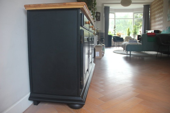 Credenza nera con piano e cassetti in rovere. – Credenze, Metal, Wood (photo 5 of 12)