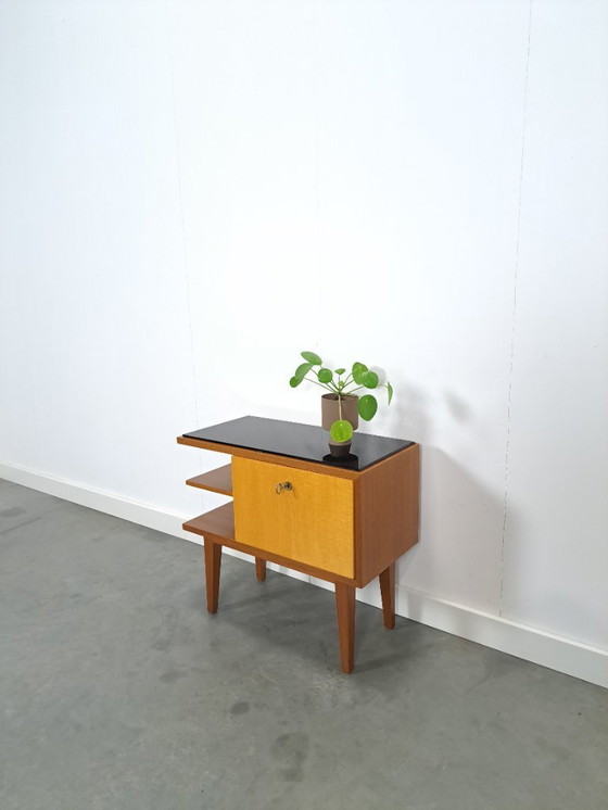 Image 1 of Mid-Century kastje J.D. Freese met klep en zwart opaline glas