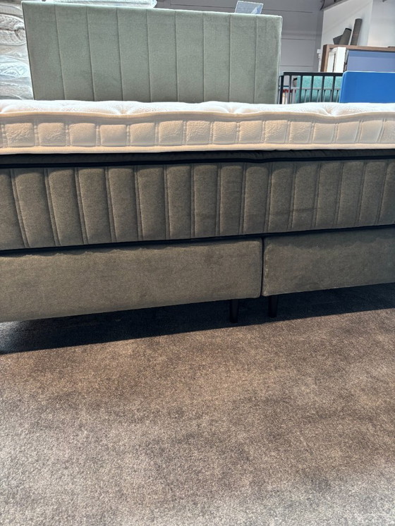 Image 1 of Serta Vogue boxspring Brad 180 x 210 cm.