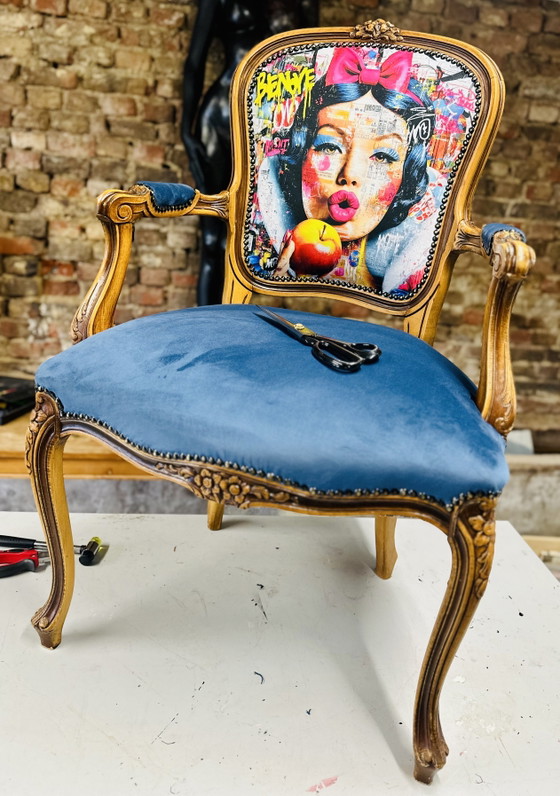 Fauteuil vintage unique – Design pop art Blanche-Neige – Wood, Velvet (photo 4 of 13)