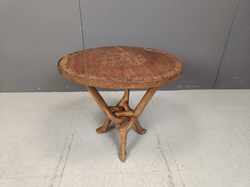 Vintage Tribal Art Afrikanischer Beistelltisch, 1960S