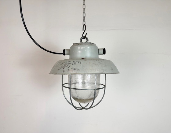 Image 1 of Suspension cage industrielle grise en aluminium avec verre dépoli, années 1970