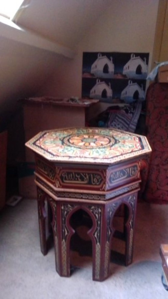 Image 1 of Handbemalter marokkanischer Beistelltisch