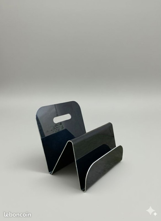 Revistero negro – Plastic (photo 3 of 5)