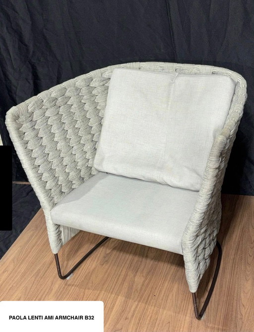 6 sedie, poltrone, divani PAOLA LENTI AMI Tweet. POLTRONA B32