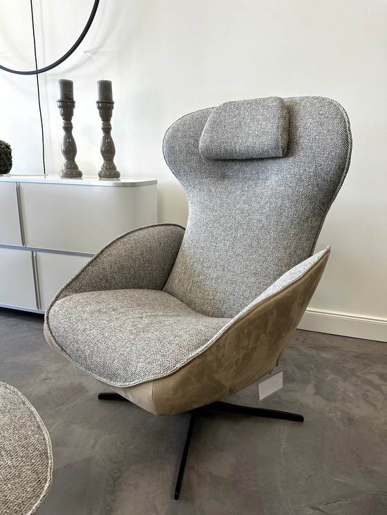 Image 1 of Poltrona Jori con sgabello incluso