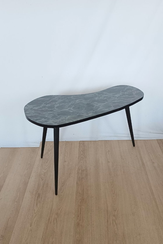 Image 1 of Vijftiger jaren niervormige tafel