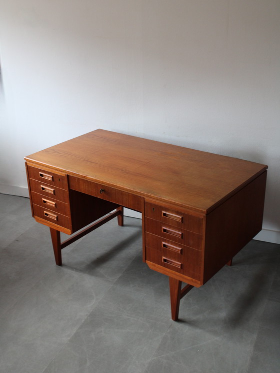 Image 1 of Bureau vintage danois indépendant en teck