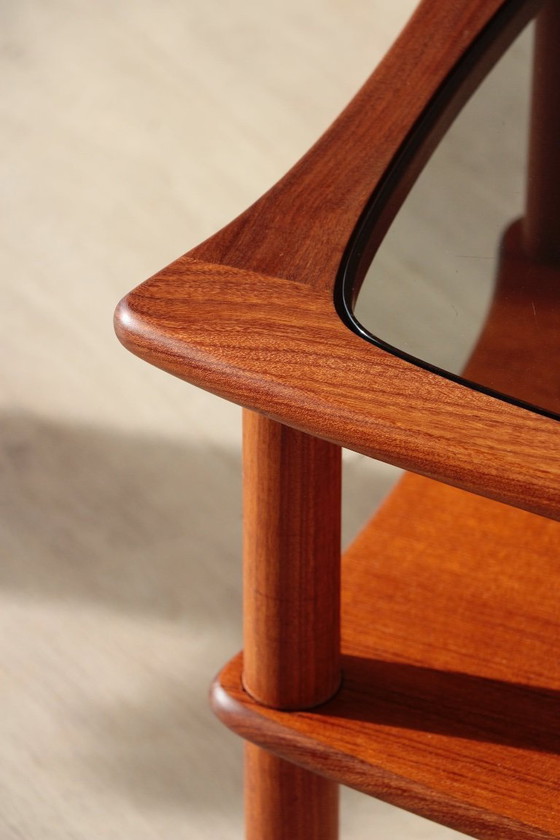 Image 1 of Tavolino vintage G Plan - E Gomme - in teak e vetro fumé