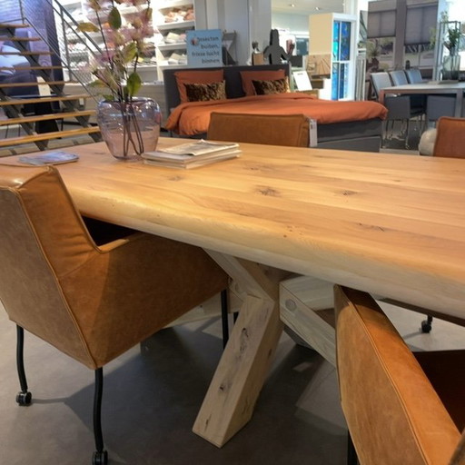 Table de salle à manger en chêne néerlandais et acier, aspect tronc d'arbre - 240 x 100
