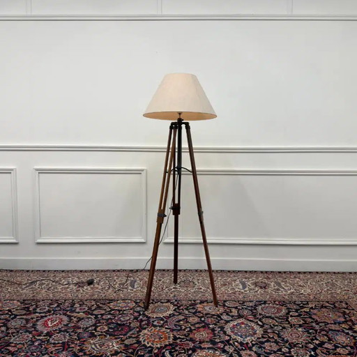 Lampadaire trépied classique anglais en bois