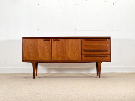 Kleines Sideboard (von einem Jüngeren)