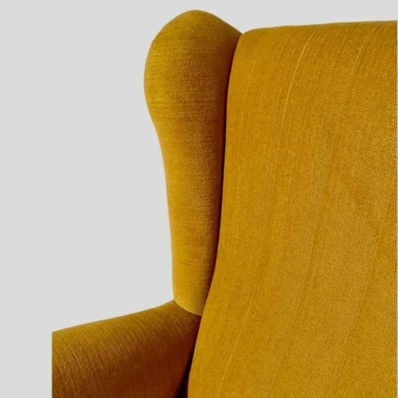 Image 1 of 1 canapé trois places en velours jaune de style Mid-Century, inspiré de Gio Ponti
