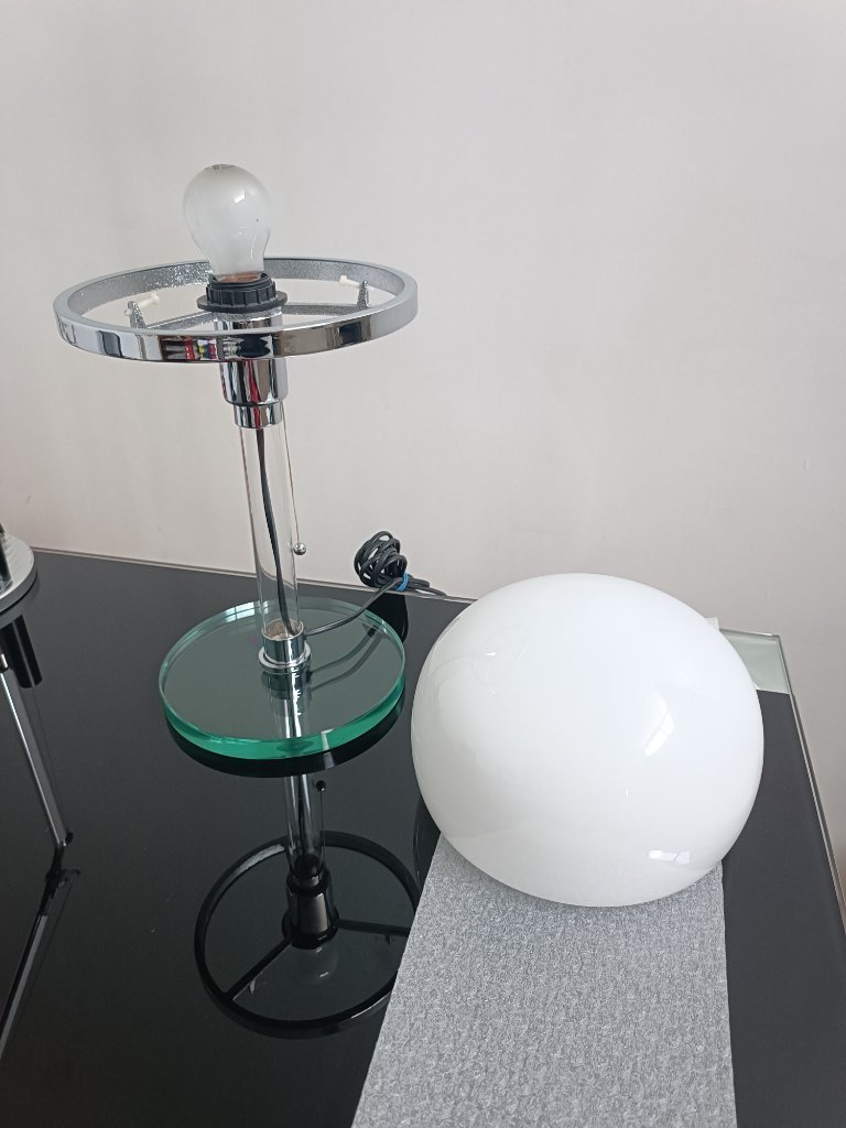 Bauhaus design lamp Valentino by Metalarte 1976 | €800 | Whoppah