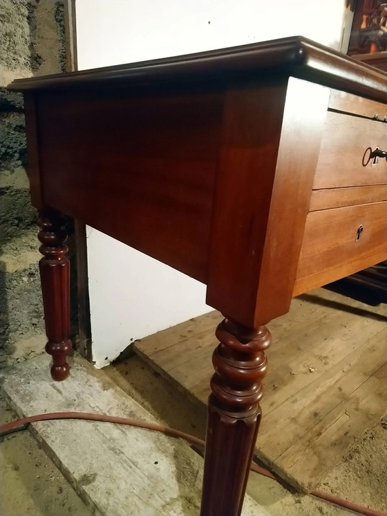 Louis Philippe style walnut desk. – Leather, Vintage (photo 10 of 16)