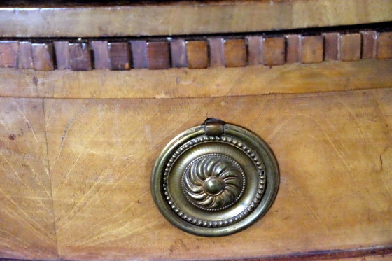 Image 1 of Prachtige 18de eeuwse hoekkast in mahoniehout 