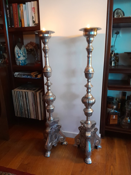 Vase, crystal swirl vase and 2 candlesticks