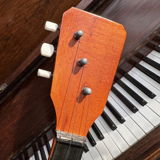 Image 1 of Vintage Balalaika – Gemaakt in de USSR – Folksnaarinstrument uit het Sovjettijdperk
