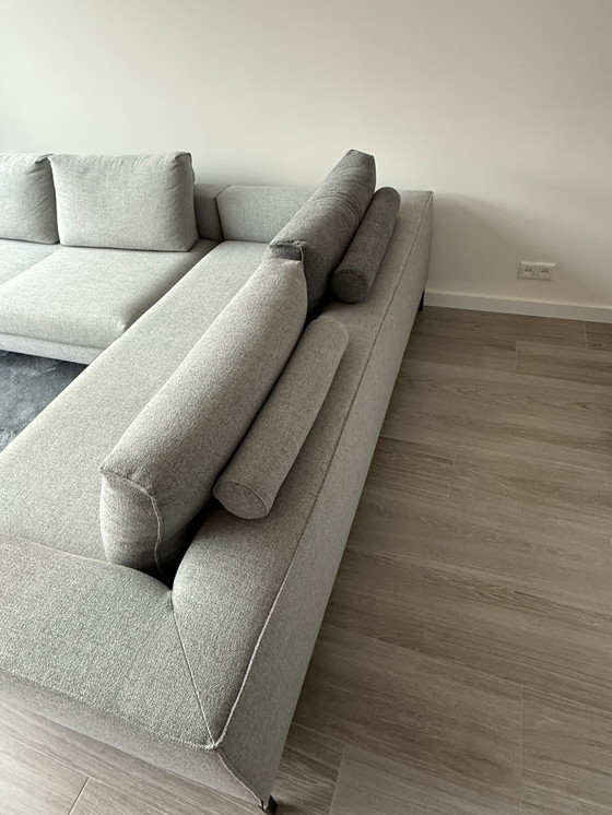 Image 1 of Divano Aikon Lounge di Design on Stock