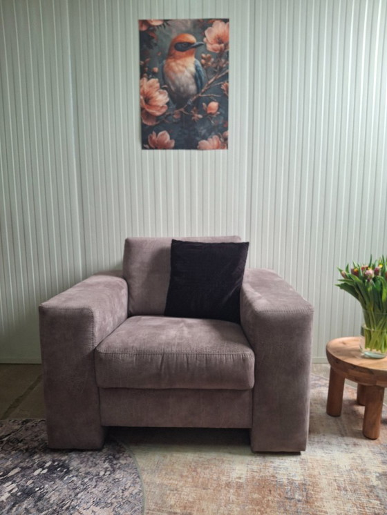 Image 1 of Luxurious armchair / 1-seater sofa in brushed leather, new