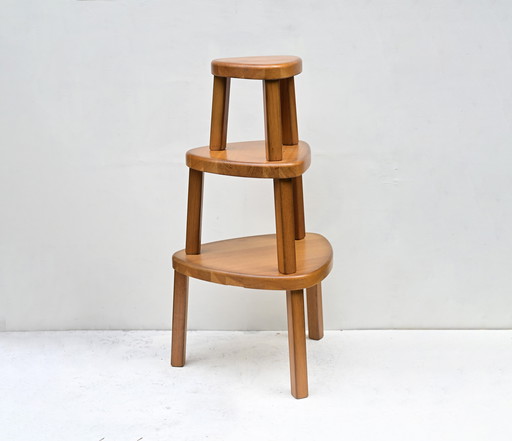 Vintage oak "Brutalist" set of 3 triangular side tables, 1960s.