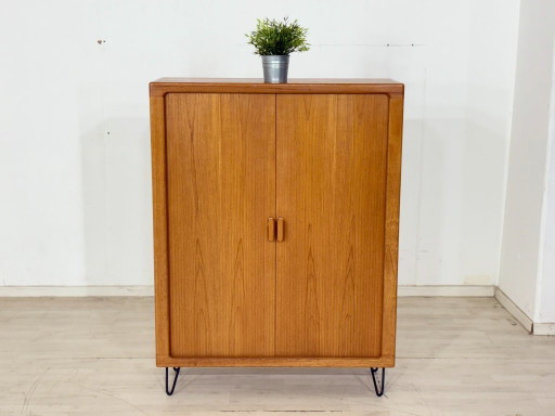 Drylund teakhouten kast / Linnenkast met lamellendeur / Vintage dressoir