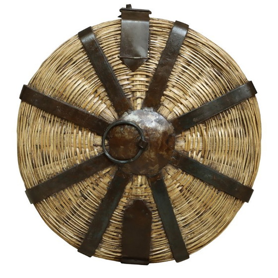 Cesta pequeña de mimbre con inserciones de metal CLOVE – Objetos decorativos (photo 3 of 8)