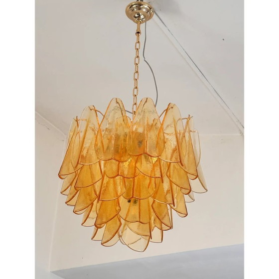 Image 1 of Lustre contemporain moderne en verre de Murano ambré « Rondini ».