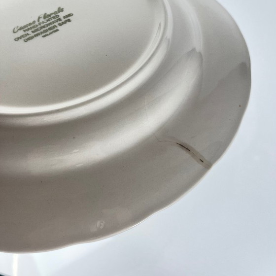 Image 1 of Set di 8 piatti grandi Cameo Florals Malaysia porcelain,1970-90